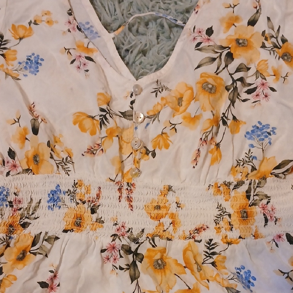 Chic Floral V-Neck Blouse with Long Sleeves - Picture 2 of 7